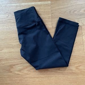 Lululemon Black Capri Leggings Size 6